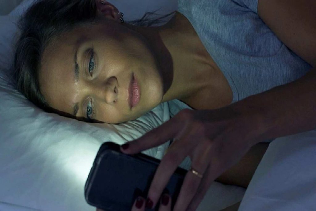 HOW TECHNOLOGY INFLUENCES YOUR SLEEPING HABITS
