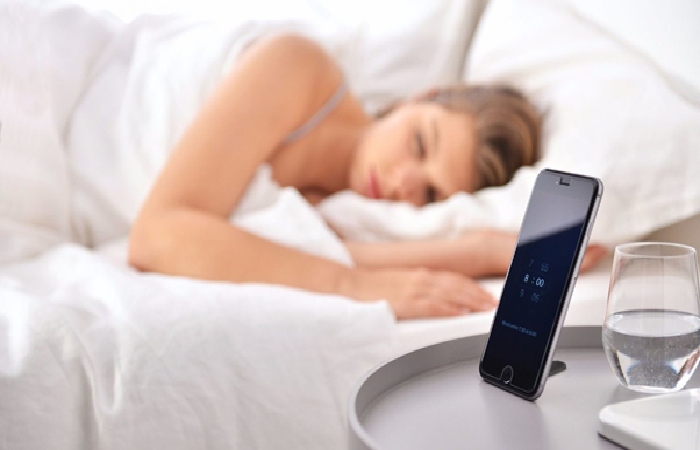 HOW TECHNOLOGY INFLUENCES YOUR SLEEPING HABITS 