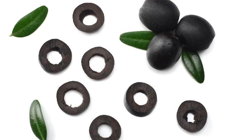 wellhealthorganic.com:11-health-benefits-and-side-effects-of-olives-benefits-of-olives - Know about Olives