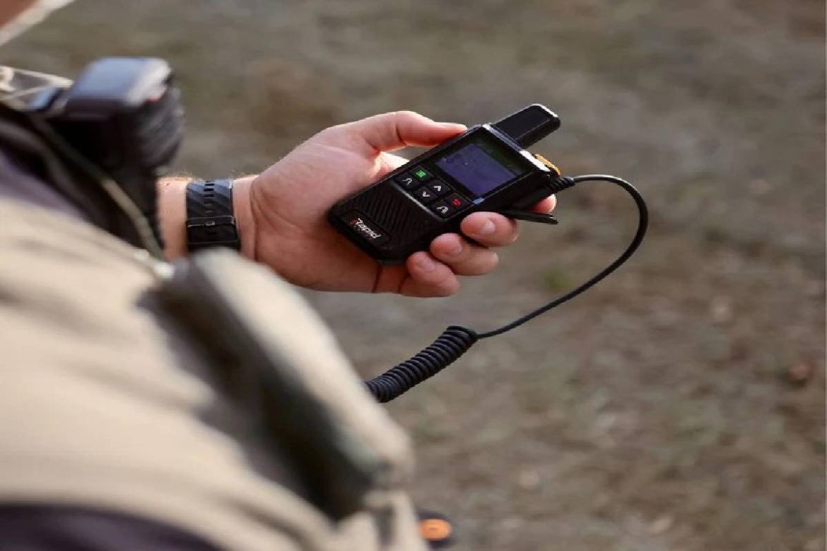 Walkie-Talkies for Urban and Rural Use_ What Makes a Model Truly Versatile_